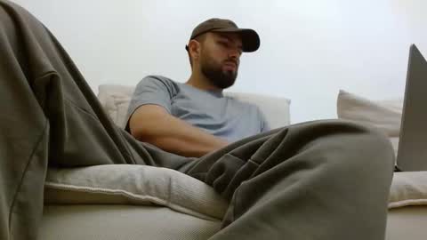 TheMonarchGoat online show from April 1, 2:02 am