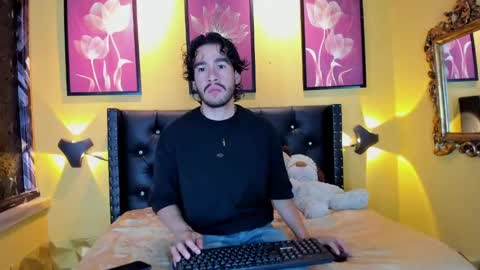 theo_riviera online show from May 22, 2:00 pm