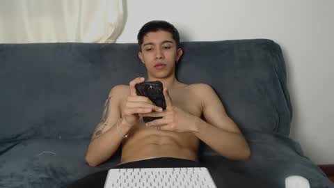 thesaint_xxx online show from November 14, 4:04 am