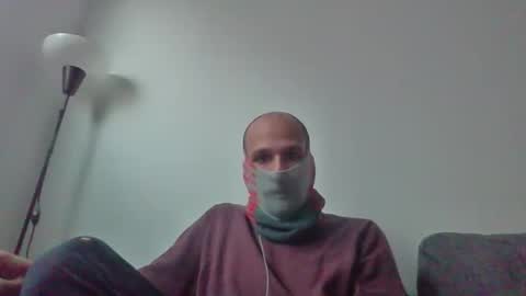 Scarf guy online show from December 3, 8:20 am
