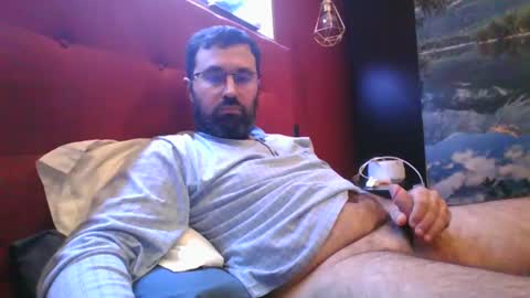 Snapshot of theviper1990 chatting on February 21, 2:28 am Carlos1990 online show from February 21, 2:28 am