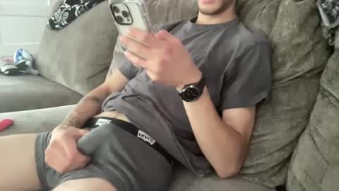 Make Me Cum online show from September 9, 8:41 pm