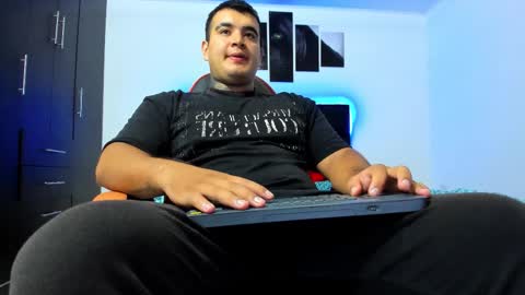 Thiago online show from November 16, 6:26 am