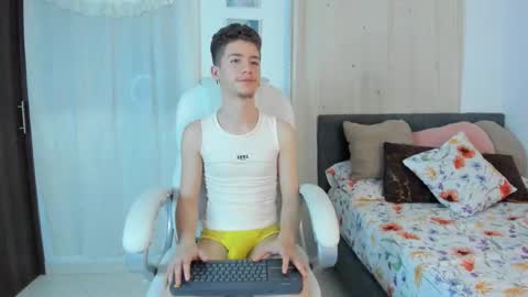 Manuel online show from October 31, 3:30 am