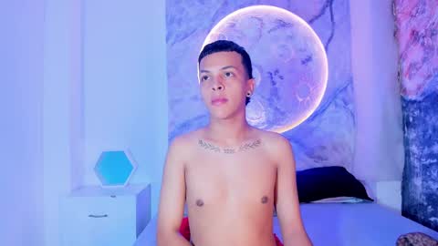 Snapshot of thiagocollin chatting on September 17, 10:55 pm THGIAGO online show from September 17, 10:55 pm