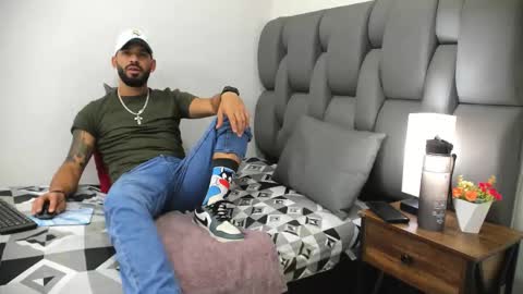 Thia Gomez online show from March 19, 7:17 pm