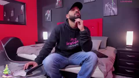 Thia Gomez online show from December 4, 12:34 pm