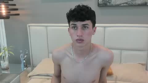 Thom online show from April 4, 11:29 am