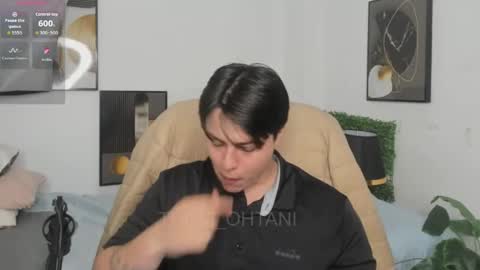 thom_ohtani online show from May 25, 1:34 am