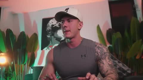 Thomas Falcon online show from November 15, 12:56 am