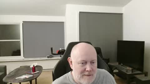 thomash32 online show from October 23, 4:54 pm