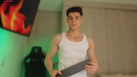 Thom Klein online show from February 18, 8:39 pm