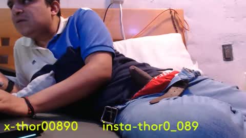 Snapshot of thor0200 chatting on October 6, 1:21 am thor0200 online show from October 6, 1:21 am