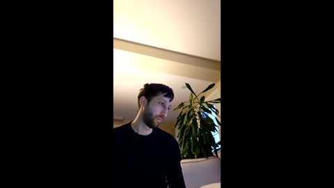 throwawayafteruse20202 online show from March 10, 11:00 pm