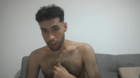 Snapshot of throwawayyourgun chatting on February 25, 7:14 pm Luka online show from February 25, 7:14 pm