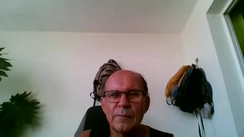 tiaretiareopui online show from December 23, 7:39 am