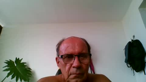 Snapshot of tiaretiareopui chatting on January 17, 8:24 am tiaretiareopui online show from January 17, 8:24 am