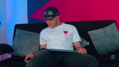 Tiger online show from January 22, 8:38 pm