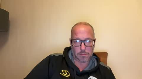 timtim19781978 online show from December 4, 5:53 pm