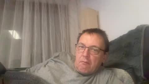 Tom online show from December 4, 5:31 pm