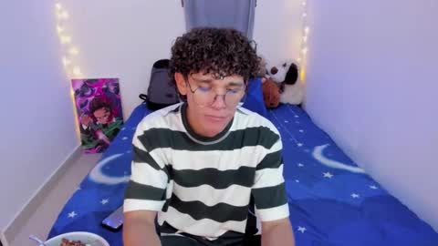 Tom Blue online show from March 5, 2:19 am