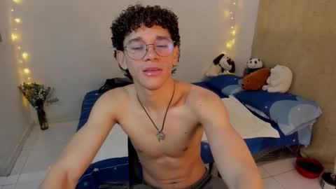 Tom Blue online show from November 4, 1:01 pm