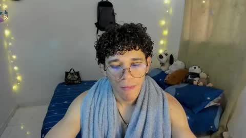 Tom Blue online show from December 1, 2:53 pm