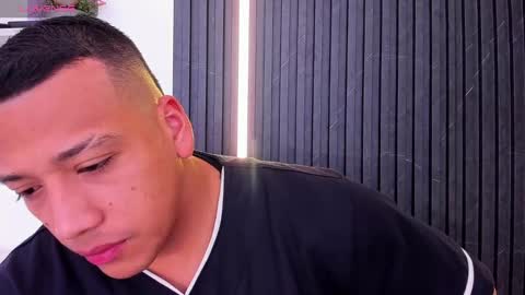 Tom muscle1 online show from October 7, 11:47 am