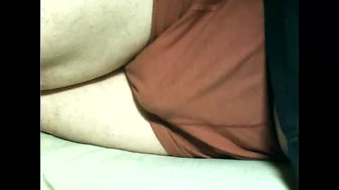 Snapshot of tomas0000 chatting on February 3, 8:35 am thomi online show from February 3, 8:35 am