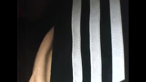 Snapshot of tomas0000 chatting on February 5, 8:54 am thomi online show from February 5, 8:54 am