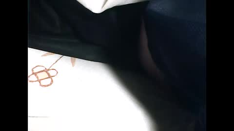 Snapshot of tomas0000 chatting on October 29, 9:23 am thomi online show from October 29, 9:23 am