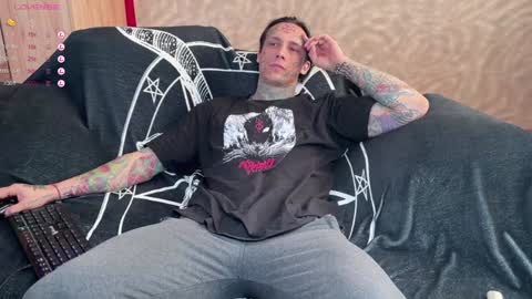 Tommy and Katana online show from February 8, 6:22 am