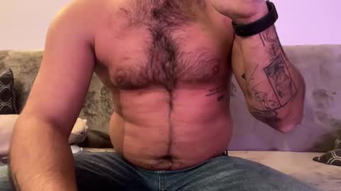 tommyjay32 online show from November 18, 2:43 pm