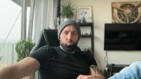 Thomas Fit online show from December 18, 12:56 pm