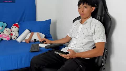 Tonny online show from April 19, 1:49 am