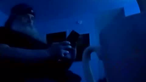 totallyawesome_65 online show from January 17, 6:05 am