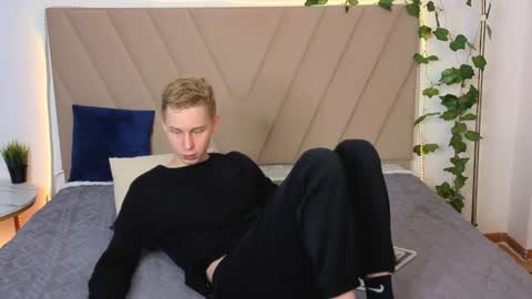 Max online show from July 23, 11:07 am