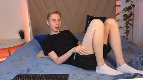 Max online show from July 25, 12:02 pm