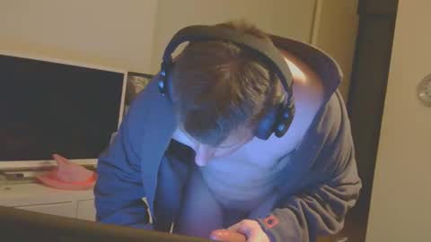 Toyboy online show from November 15, 10:01 pm