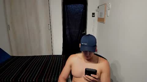 travis bakerr online show from June 27, 10:04 pm
