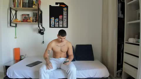 travis bakerr online show from February 28, 2:16 pm