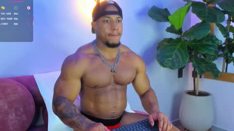 Travis online show from March 1, 12:10 am