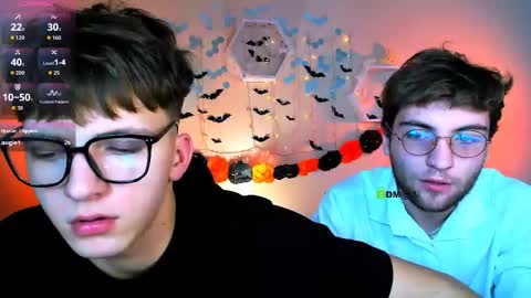 Travis online show from October 25, 7:15 pm