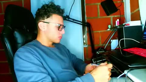 TRAVIS. online show from February 23, 11:34 am