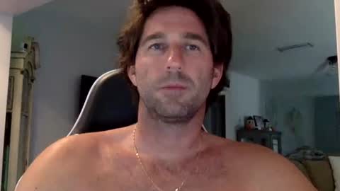 TravisKenn online show from November 12, 8:03 pm