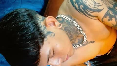 TRAV - INDEPENDENT MODEL online show from December 21, 2:52 am