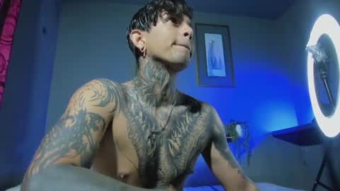 TRAV - INDEPENDENT MODEL online show from October 11, 2:26 am