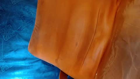 TRAV - INDEPENDENT MODEL online show from December 4, 6:17 pm