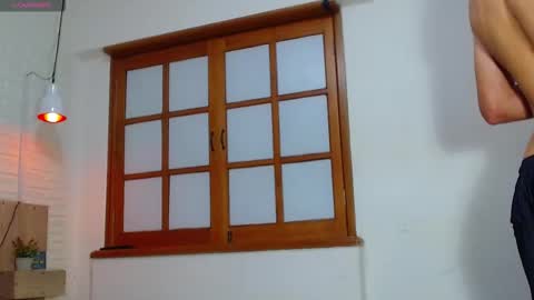 triibilin online show from December 5, 9:33 pm