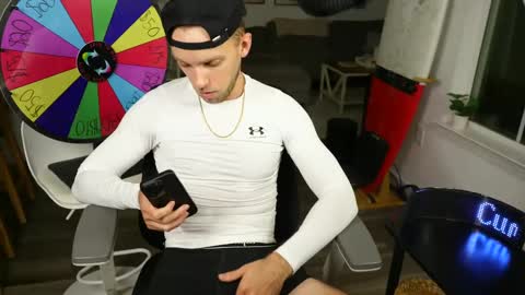 Snapshot of troy_greenxo chatting on December 11, 3:58 am Troy Green online show from December 11, 3:58 am